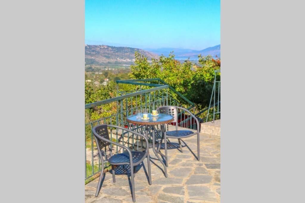 Breathtaking Lake View Cottage With A Fireplace Next To Ioannina City! 外观 照片